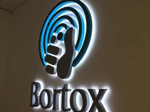 bortox logo huruf timbul backlight galvanil
