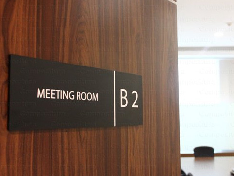 meeting room nama ruangan Sign Room