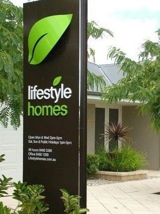 lifestyle homes pylon sign