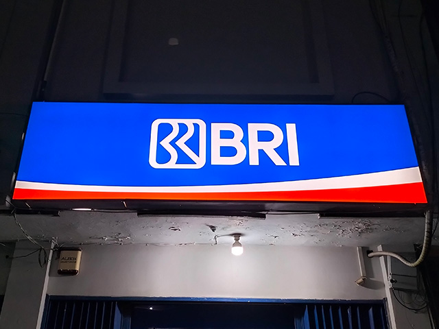 bank bri neon box